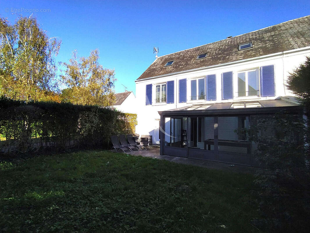 Maison à VILLENEUVE-SAINT-DENIS