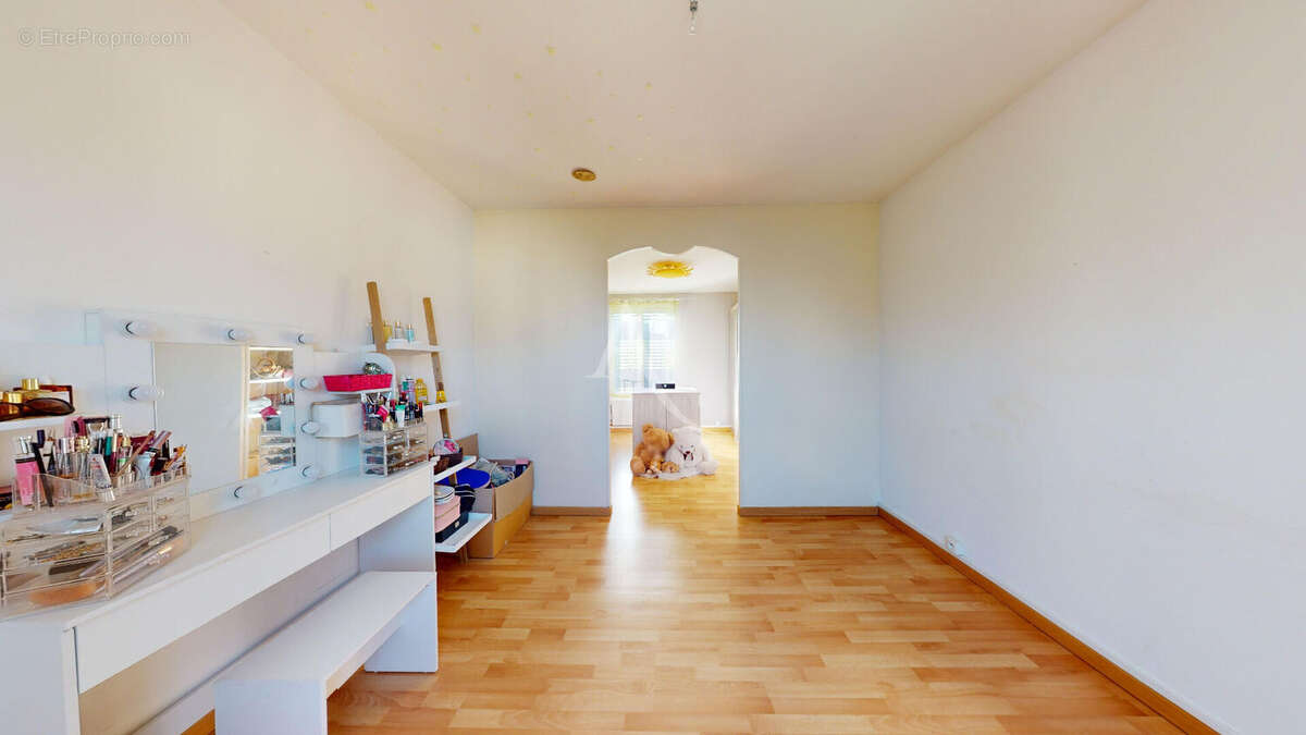 Maison à VILLENEUVE-SAINT-DENIS