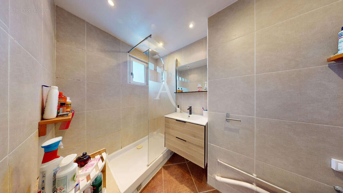 Maison à VILLENEUVE-SAINT-DENIS