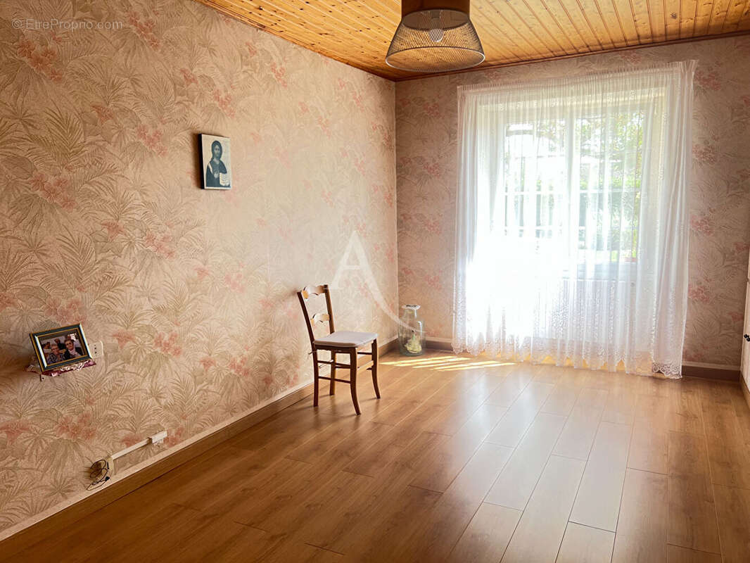 Maison à MOUZEUIL-SAINT-MARTIN