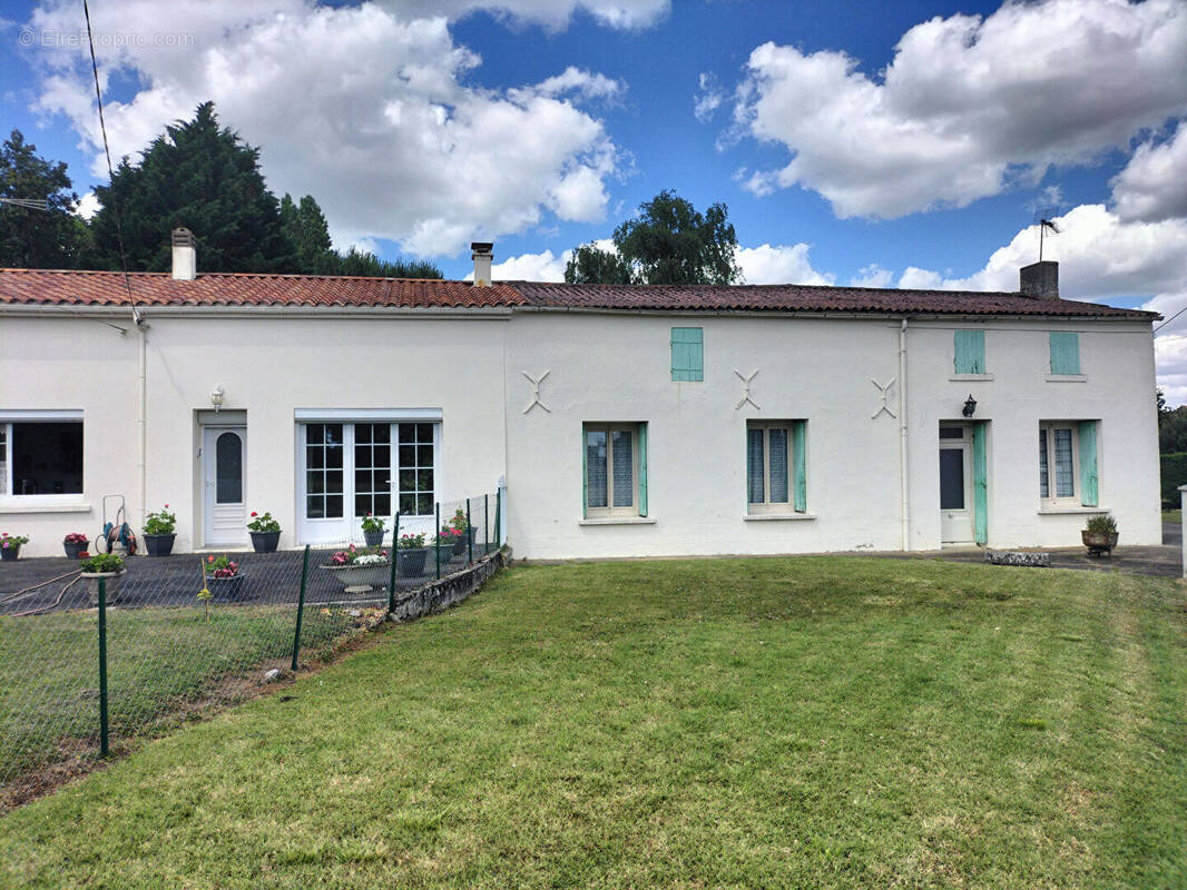 Maison à TONNAY-CHARENTE