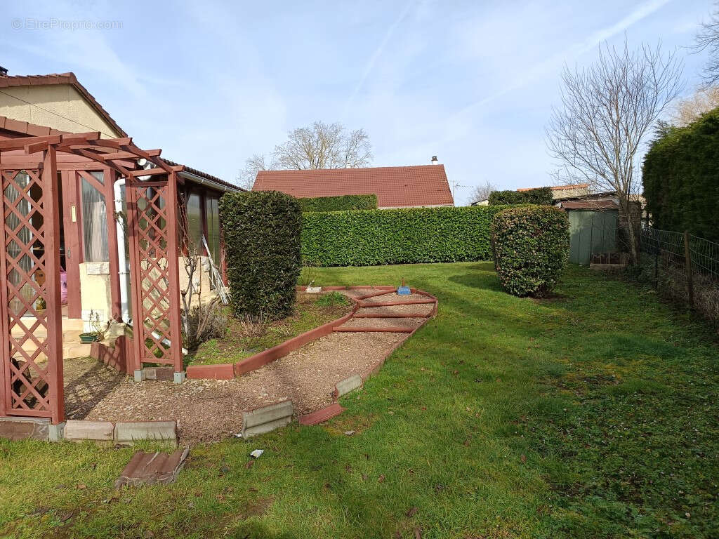 Maison à MAGNY-COURS