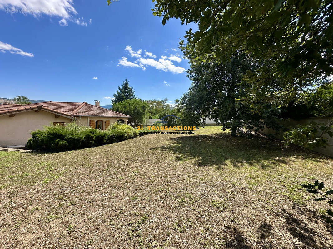 Maison à SAINT-MARTIN-LA-PLAINE