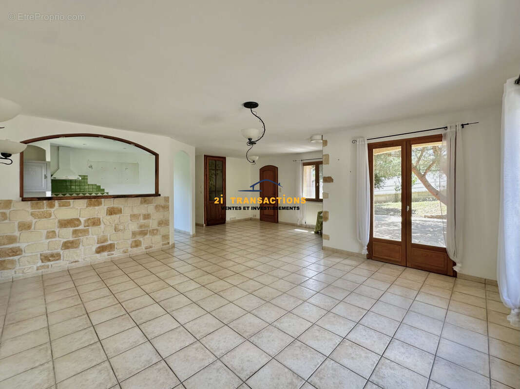 Maison à SAINT-MARTIN-LA-PLAINE