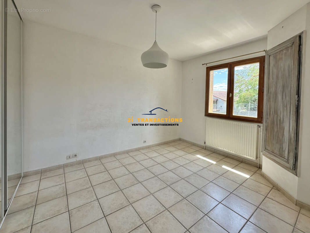 Maison à SAINT-MARTIN-LA-PLAINE