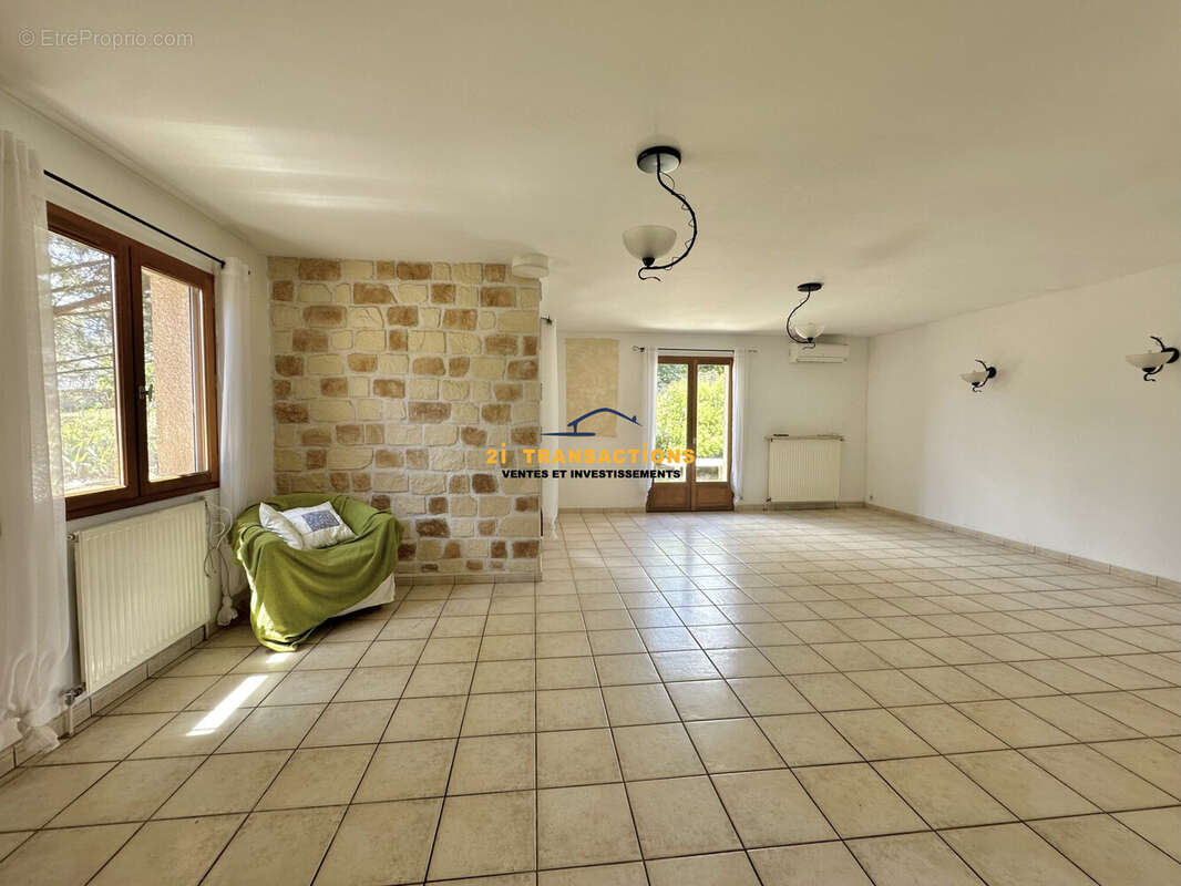 Maison à SAINT-MARTIN-LA-PLAINE