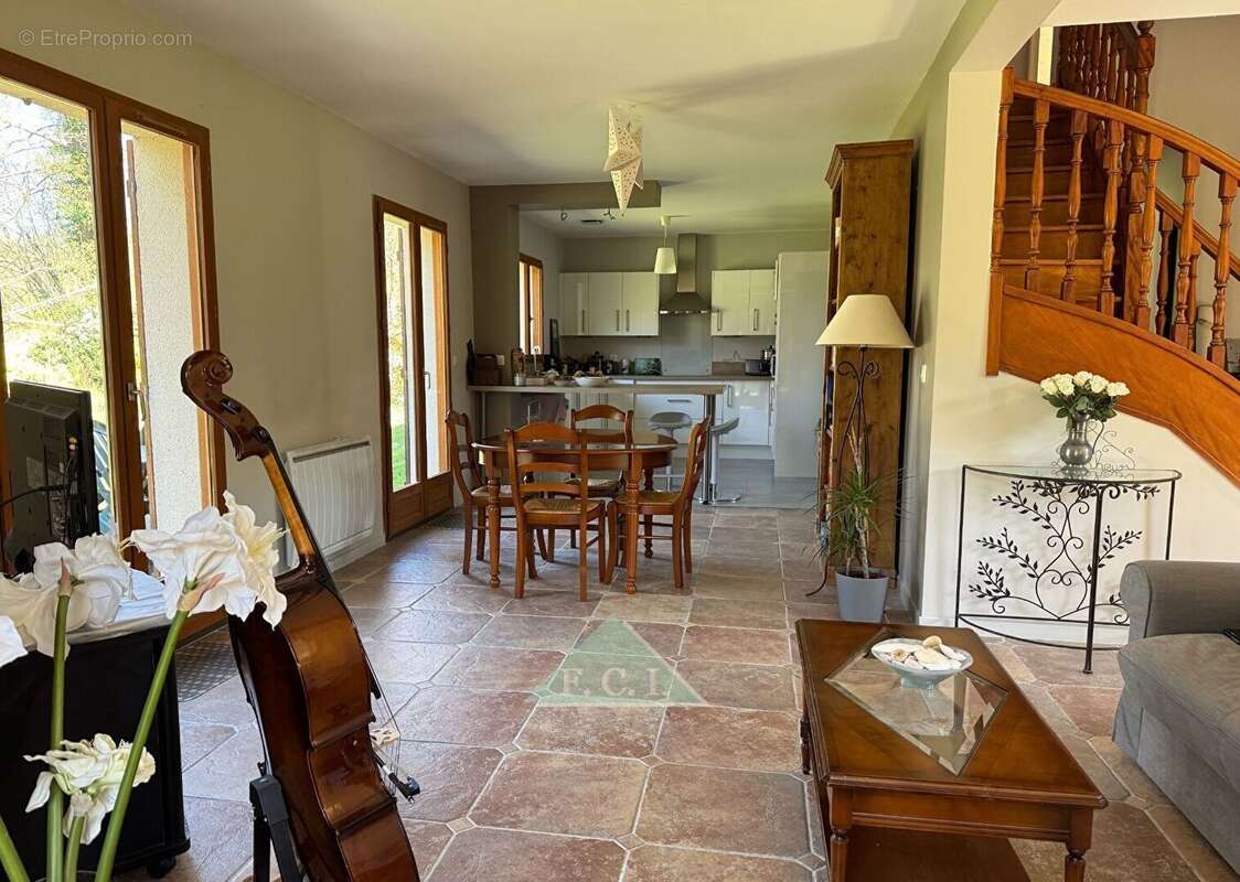 Maison à MAREIL-SUR-MAULDRE