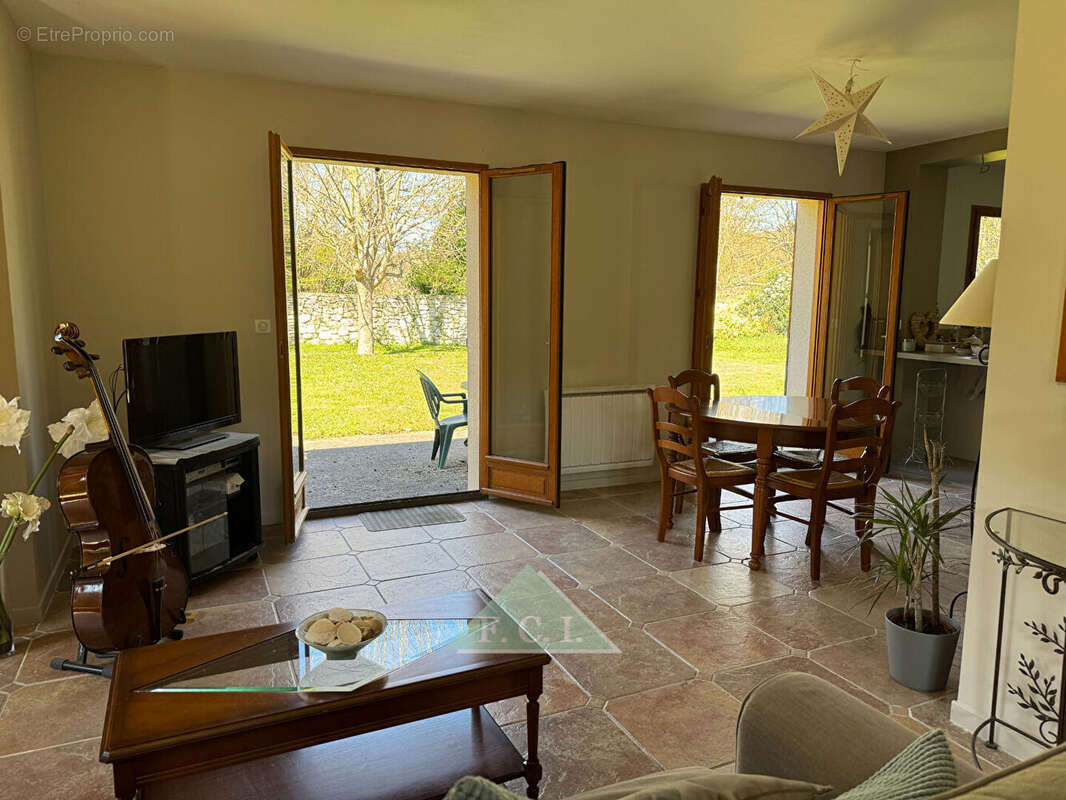 Maison à MAREIL-SUR-MAULDRE