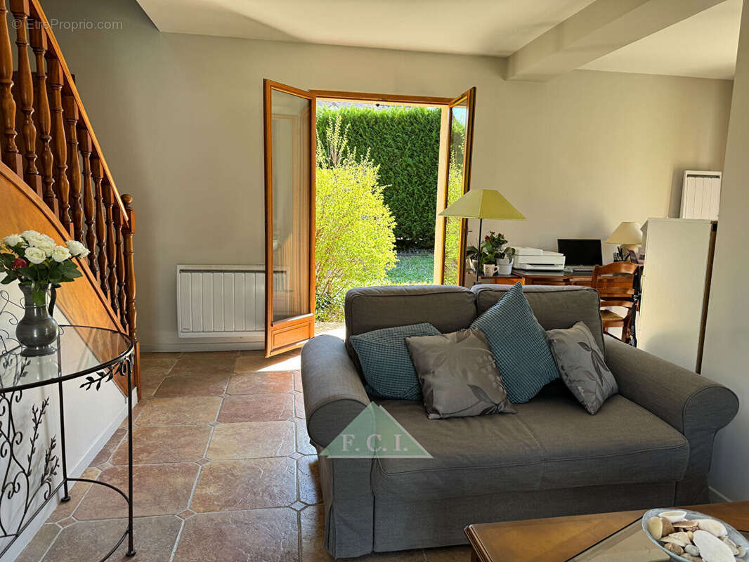 Maison à MAREIL-SUR-MAULDRE