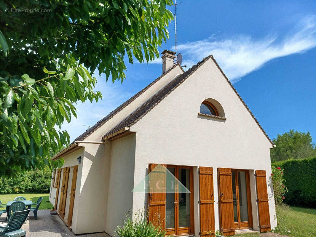 Maison à MAREIL-SUR-MAULDRE