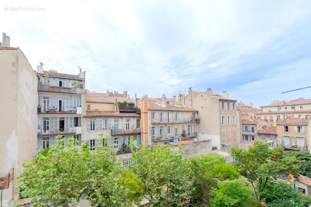 Appartement à MARSEILLE-1E