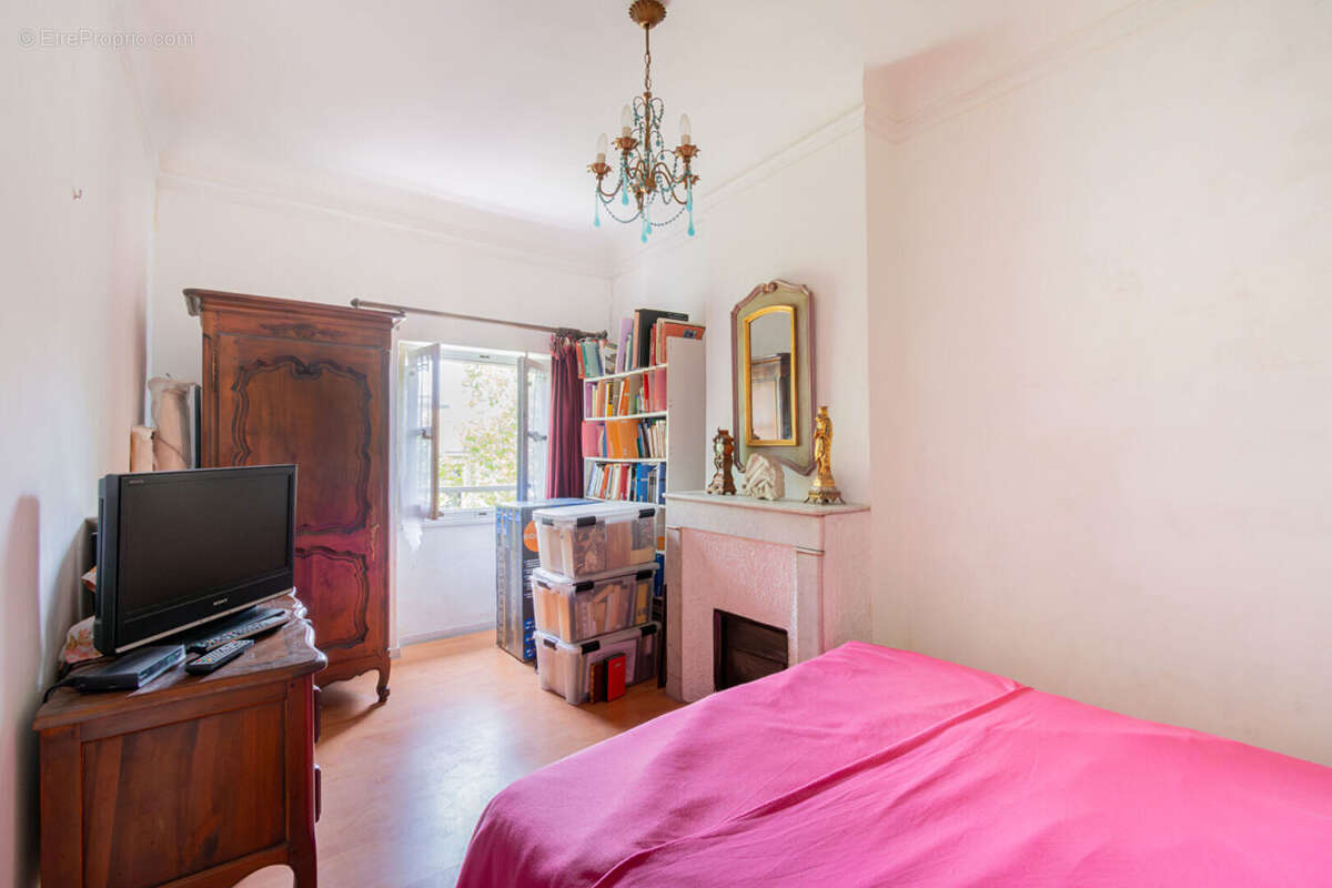 Appartement à MARSEILLE-1E