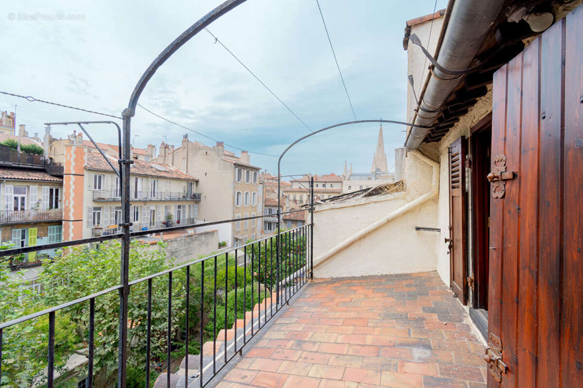 Appartement à MARSEILLE-1E