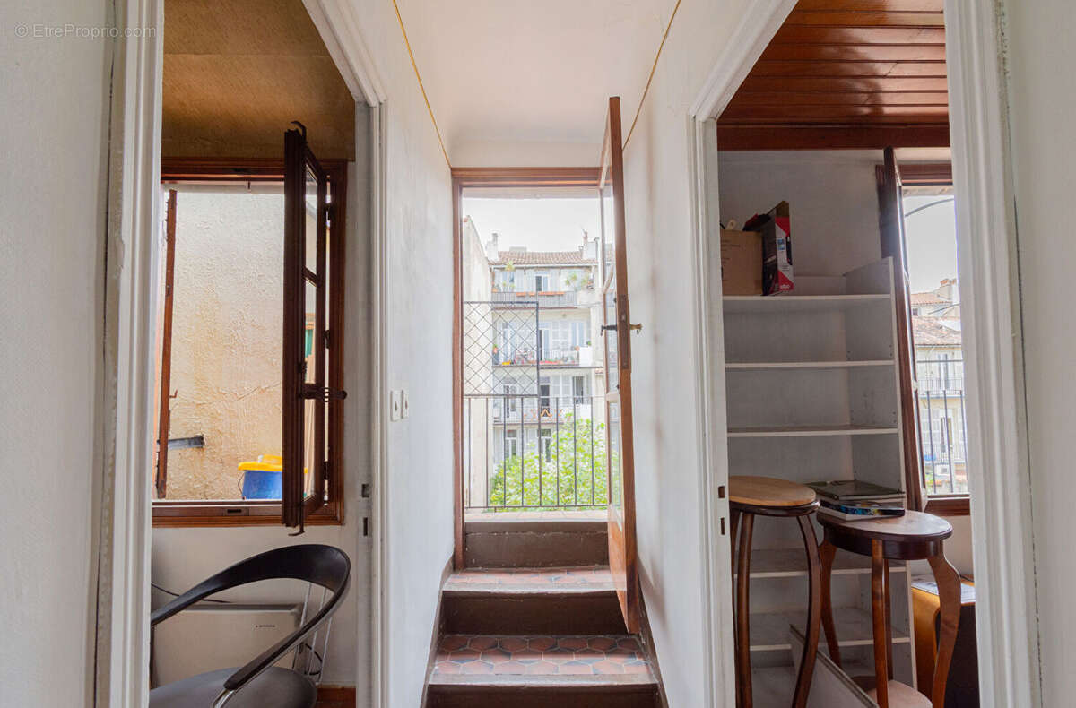 Appartement à MARSEILLE-1E