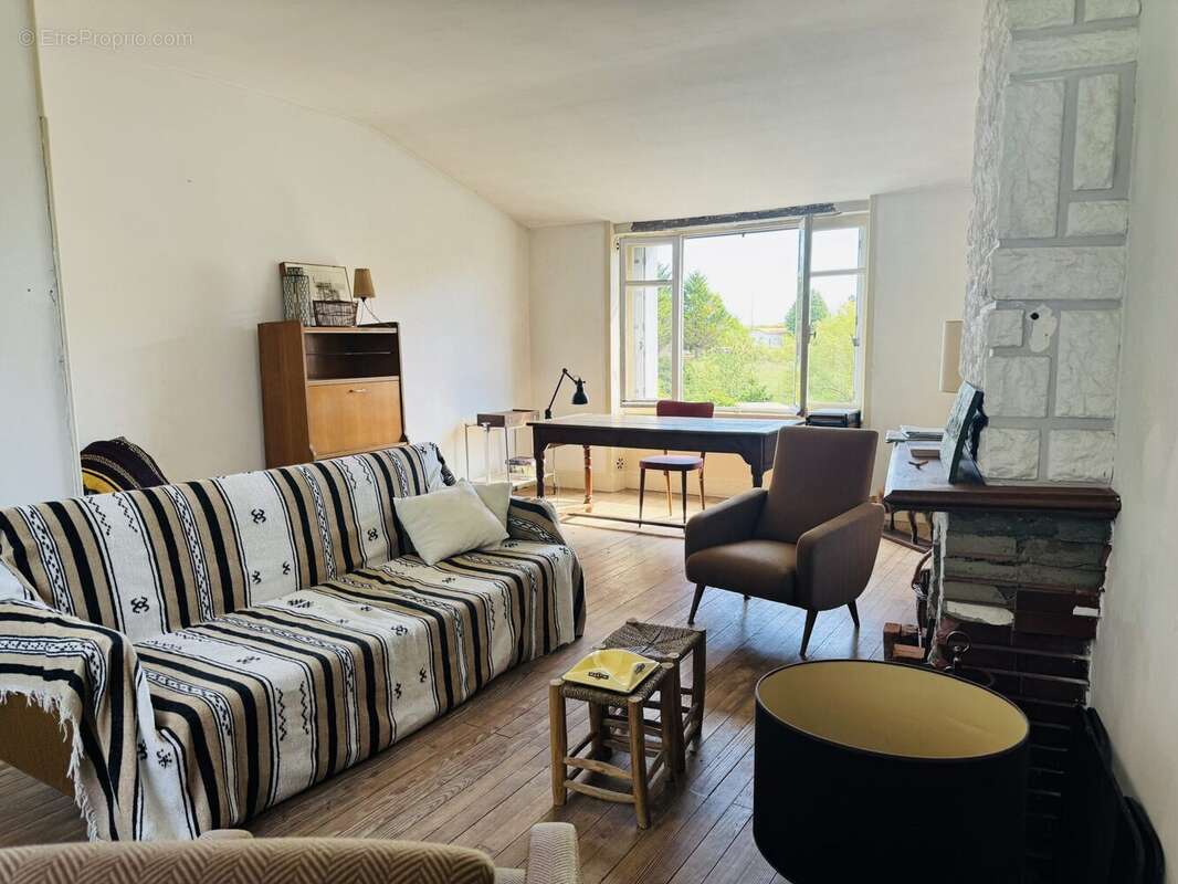 Maison à MORTAGNE-SUR-GIRONDE