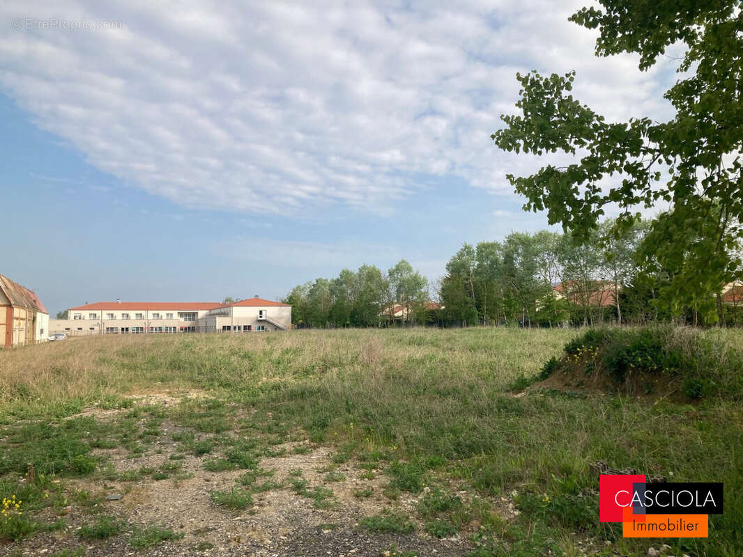 Terrain à GIRAUMONT