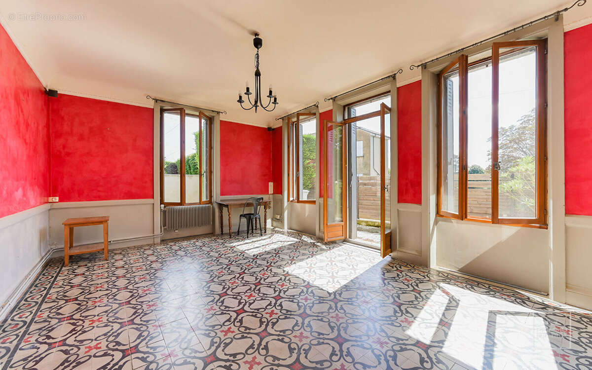 Maison à SAINT-CYR-AU-MONT-D&#039;OR