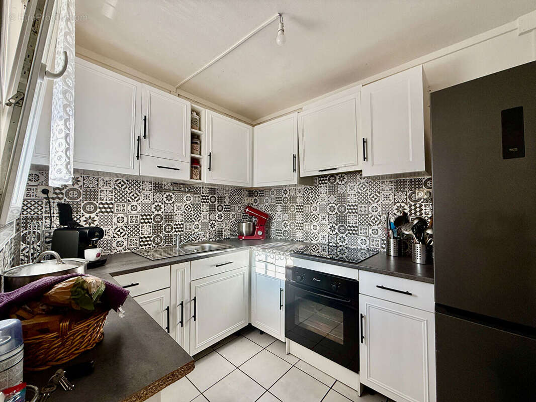 Appartement à BAGNOLS-SUR-CEZE