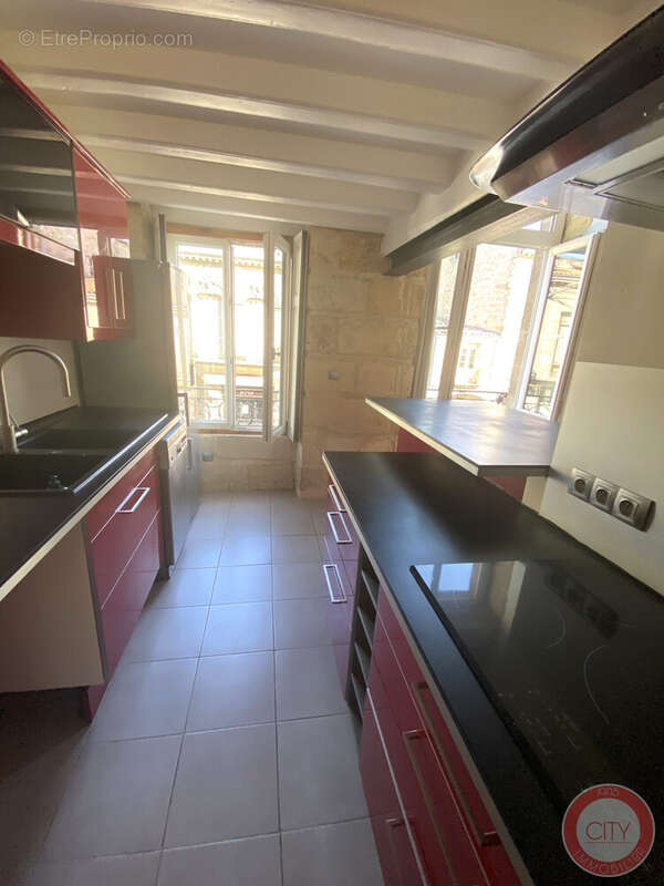 CUISINE AMENAGEE - Appartement à BORDEAUX