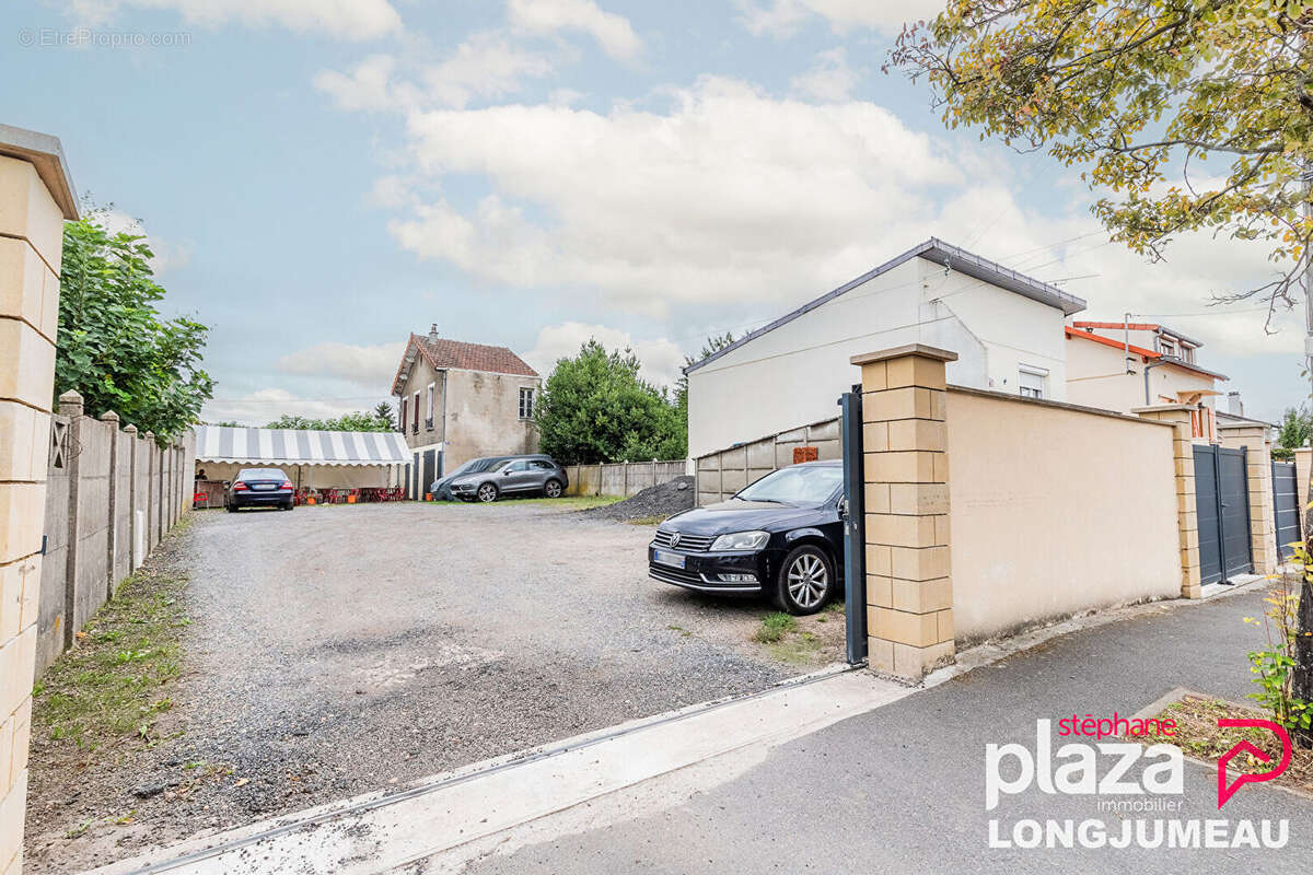 Commerce à VIRY-CHATILLON