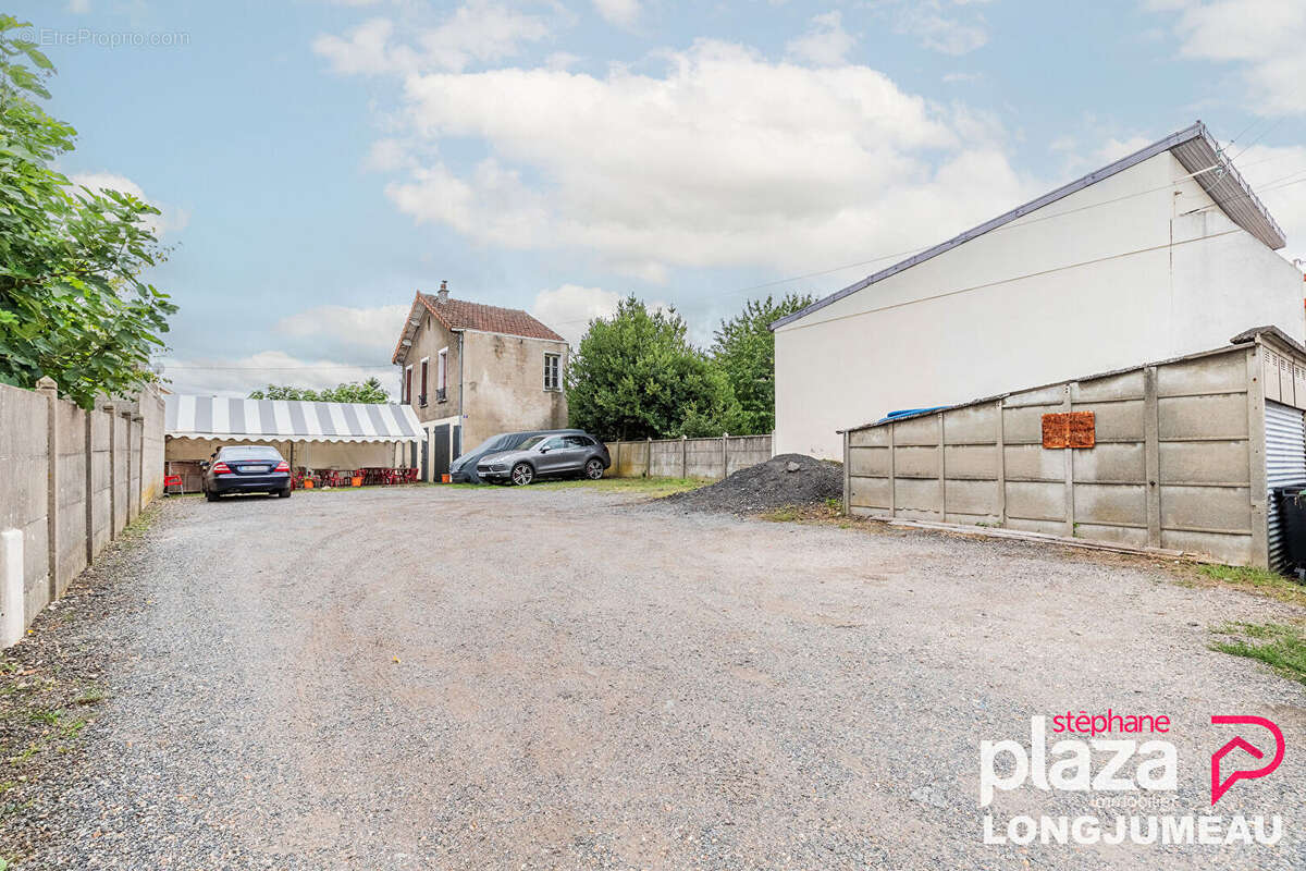 Commerce à VIRY-CHATILLON