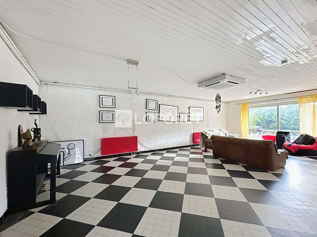 Maison à CORVEISSIAT