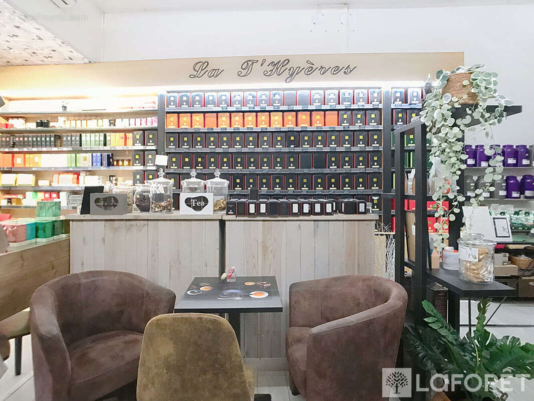 Commerce à HYERES
