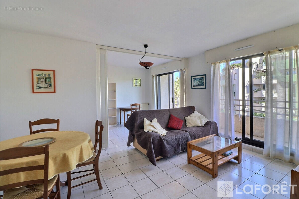 Appartement à HYERES