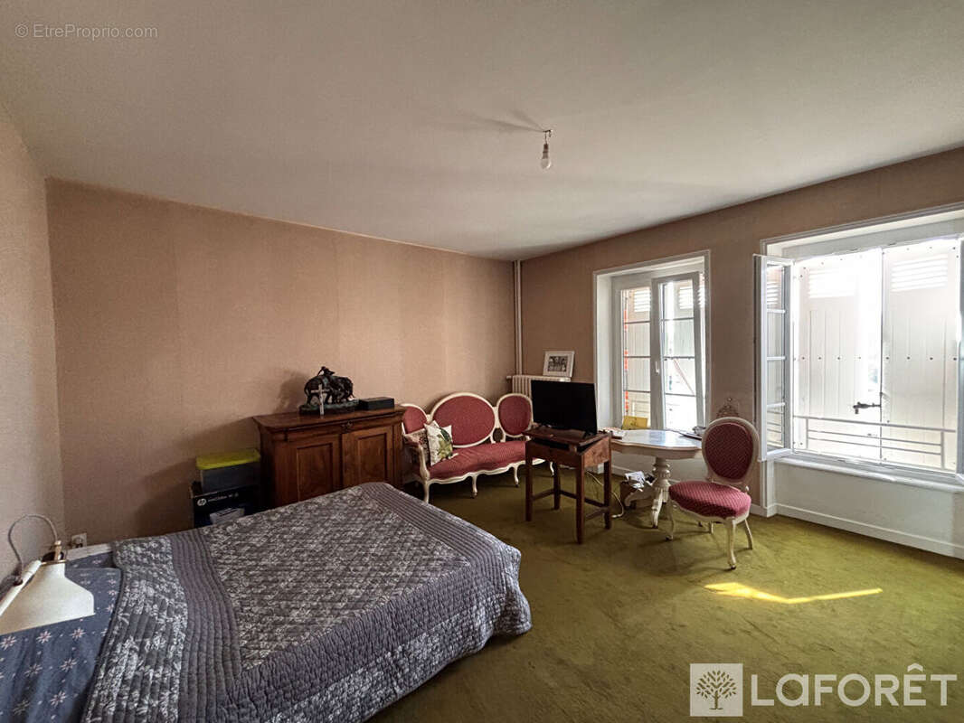 Maison à RUYNES-EN-MARGERIDE