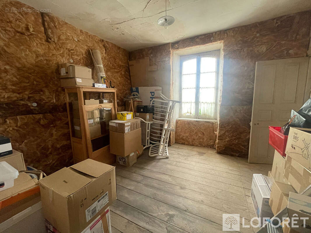 Maison à RUYNES-EN-MARGERIDE