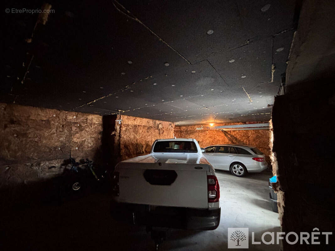 Maison à RUYNES-EN-MARGERIDE