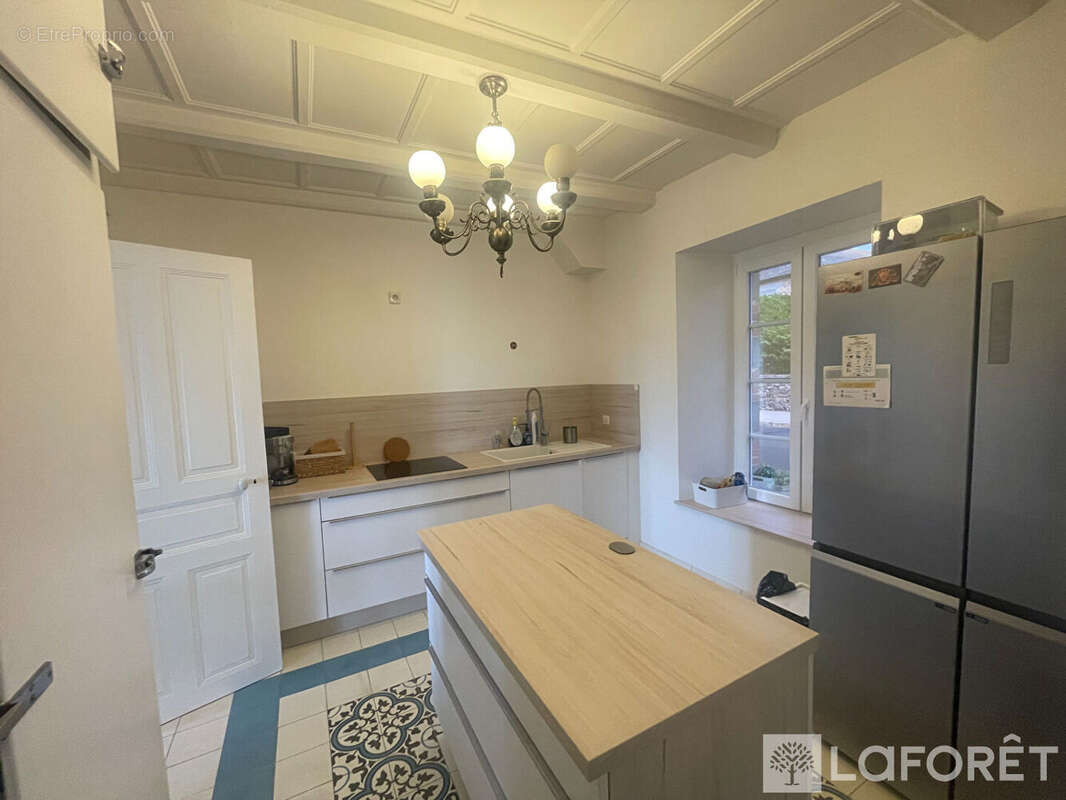 Maison à RUYNES-EN-MARGERIDE