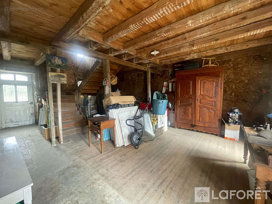 Maison à RUYNES-EN-MARGERIDE