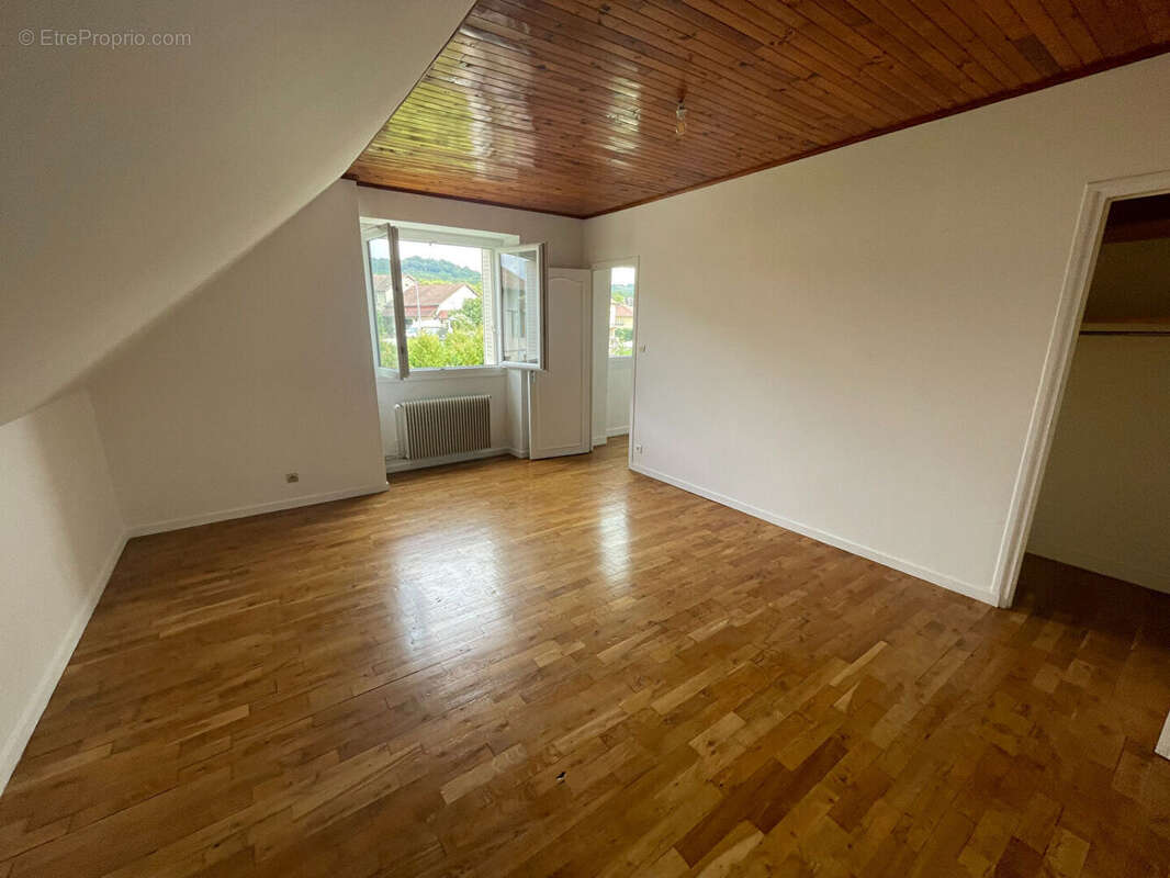 Maison à LONS-LE-SAUNIER