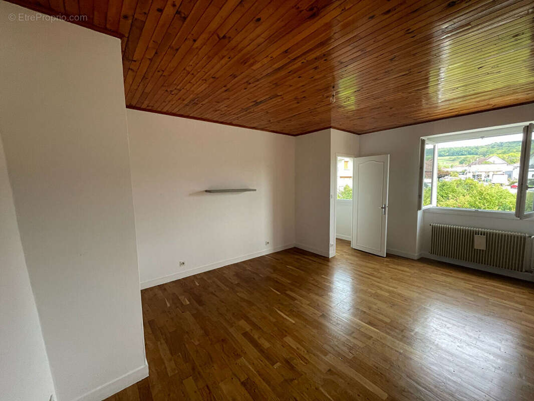 Maison à LONS-LE-SAUNIER