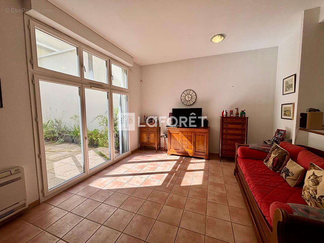 Appartement à MARSEILLE-2E