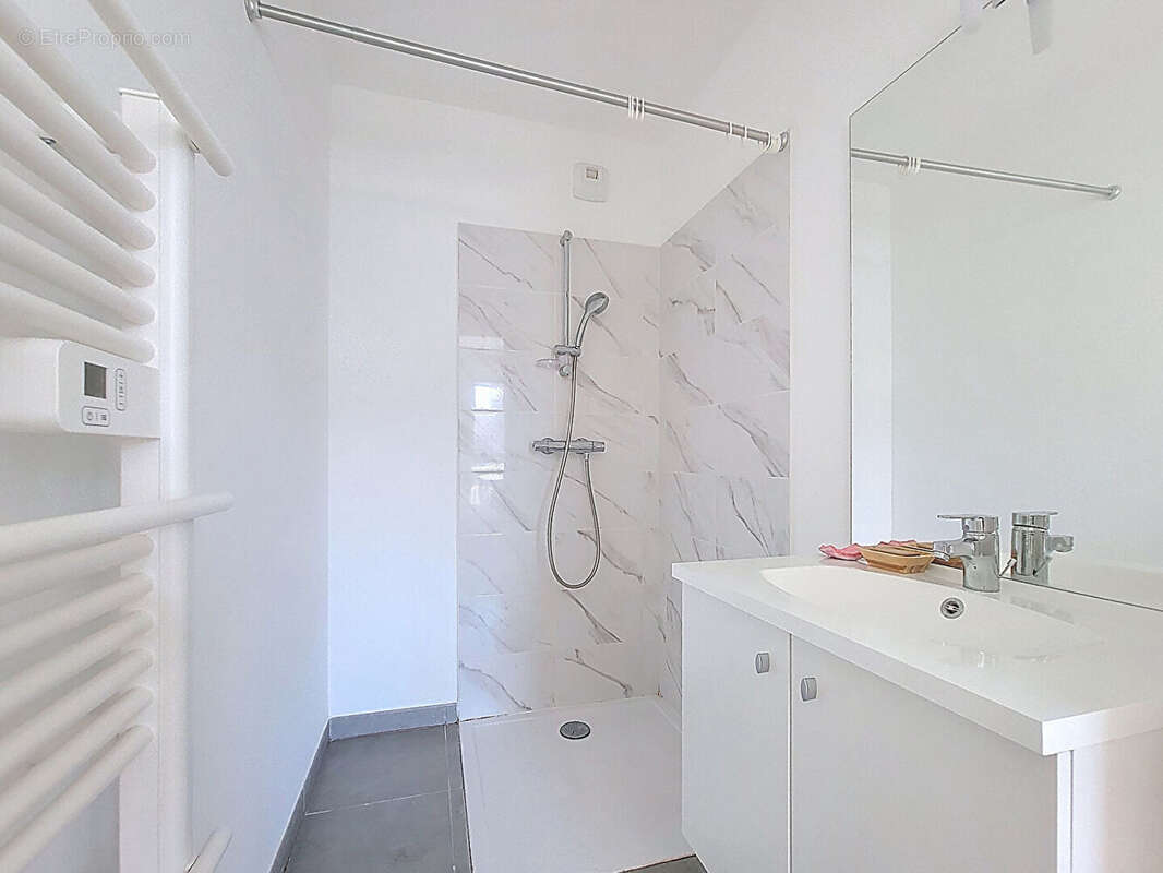 Appartement à PAREMPUYRE