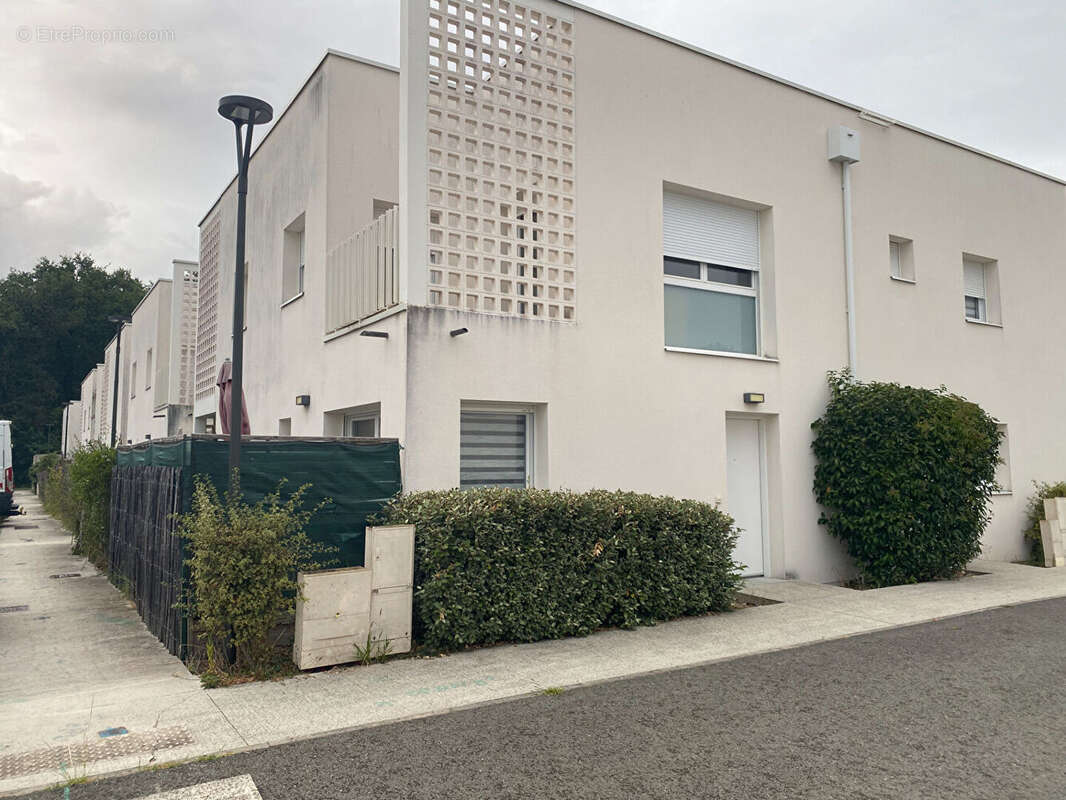 Appartement à PAREMPUYRE