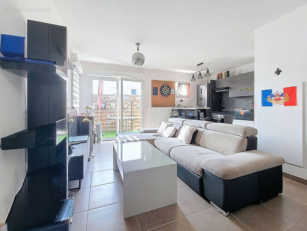 Appartement à PAREMPUYRE