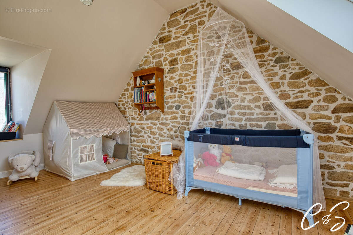 Maison à POULDREUZIC