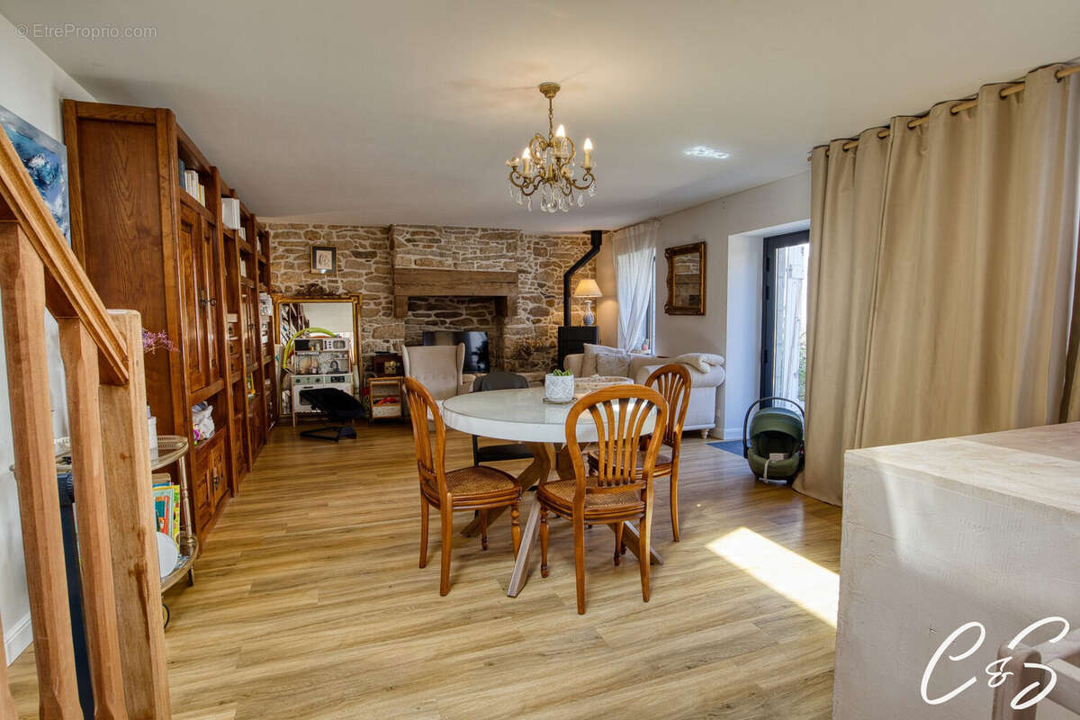 Maison à POULDREUZIC