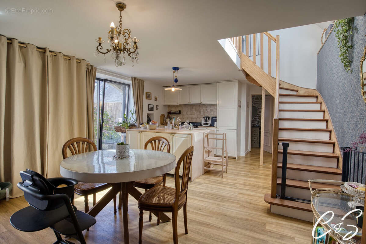 Maison à POULDREUZIC