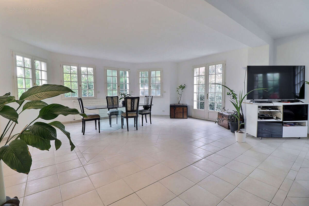 Maison à MAREIL-MARLY