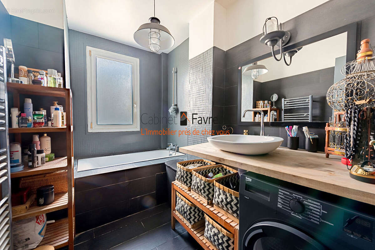 Appartement à L&#039;HAY-LES-ROSES