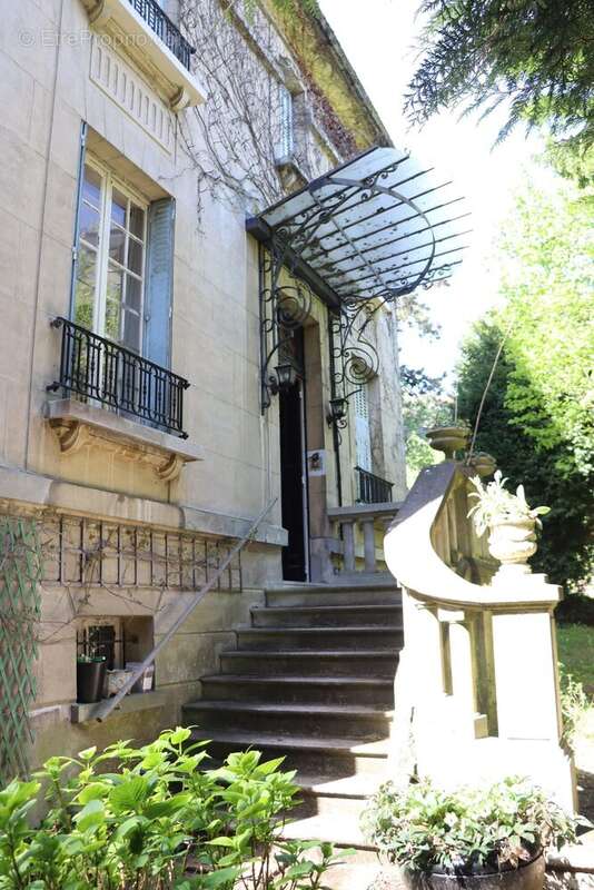 Maison à LOUVECIENNES