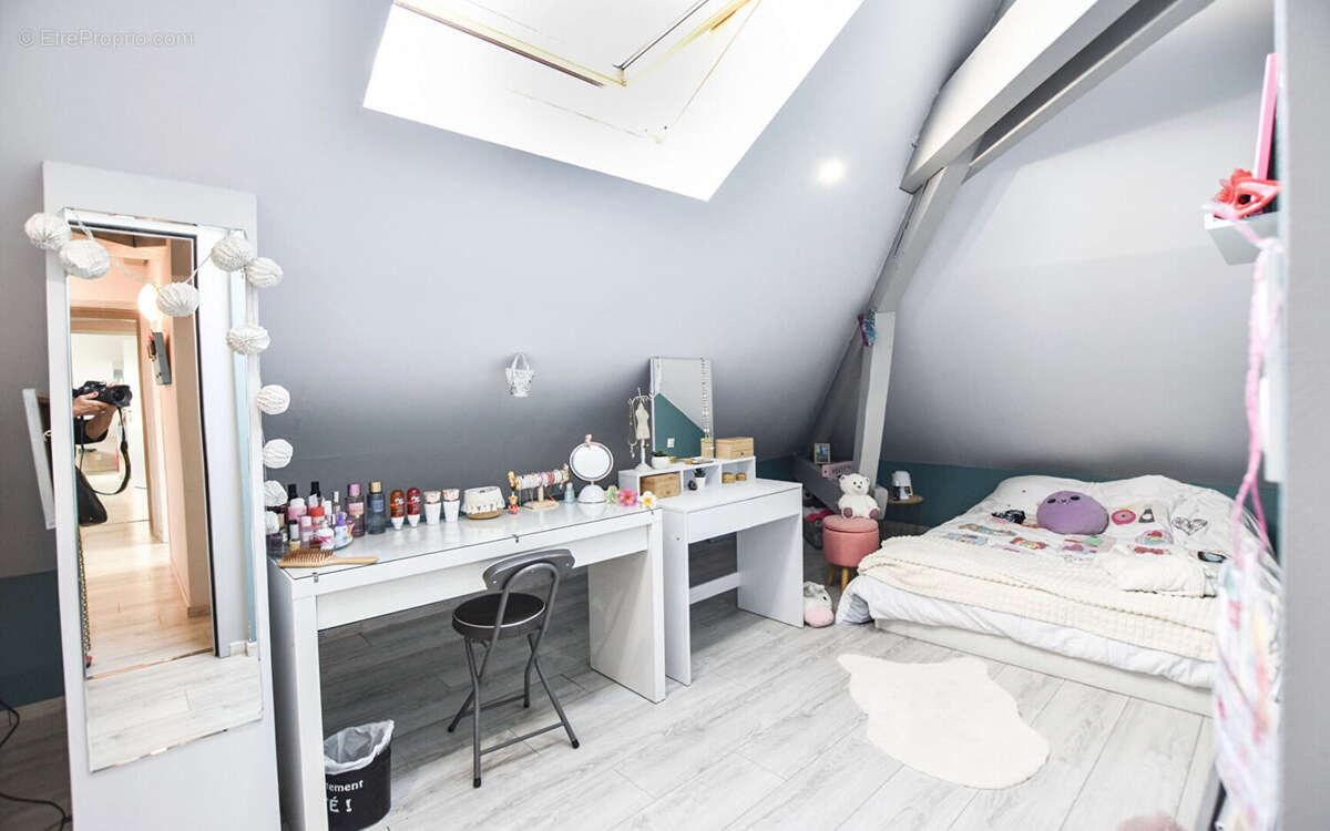 Maison à AVANNE-AVENEY