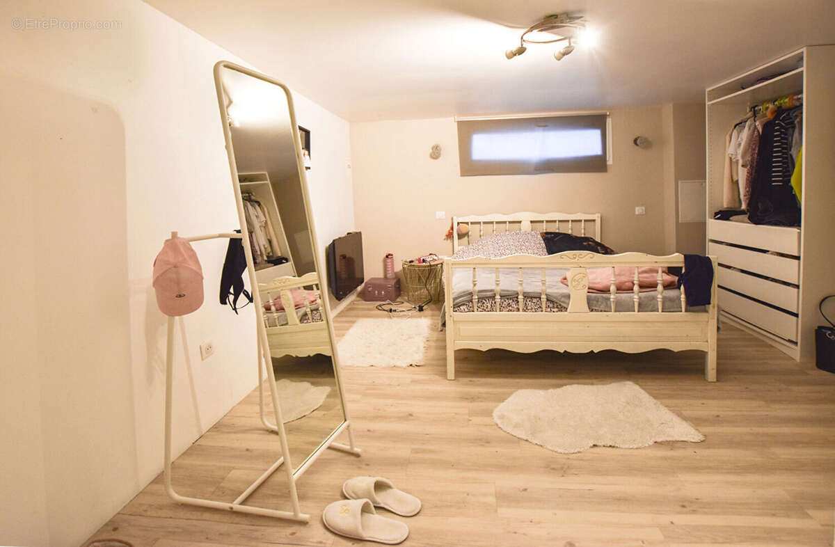 Maison à AVANNE-AVENEY