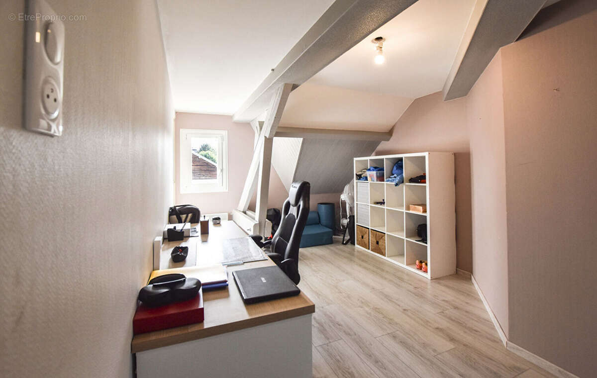 Maison à AVANNE-AVENEY