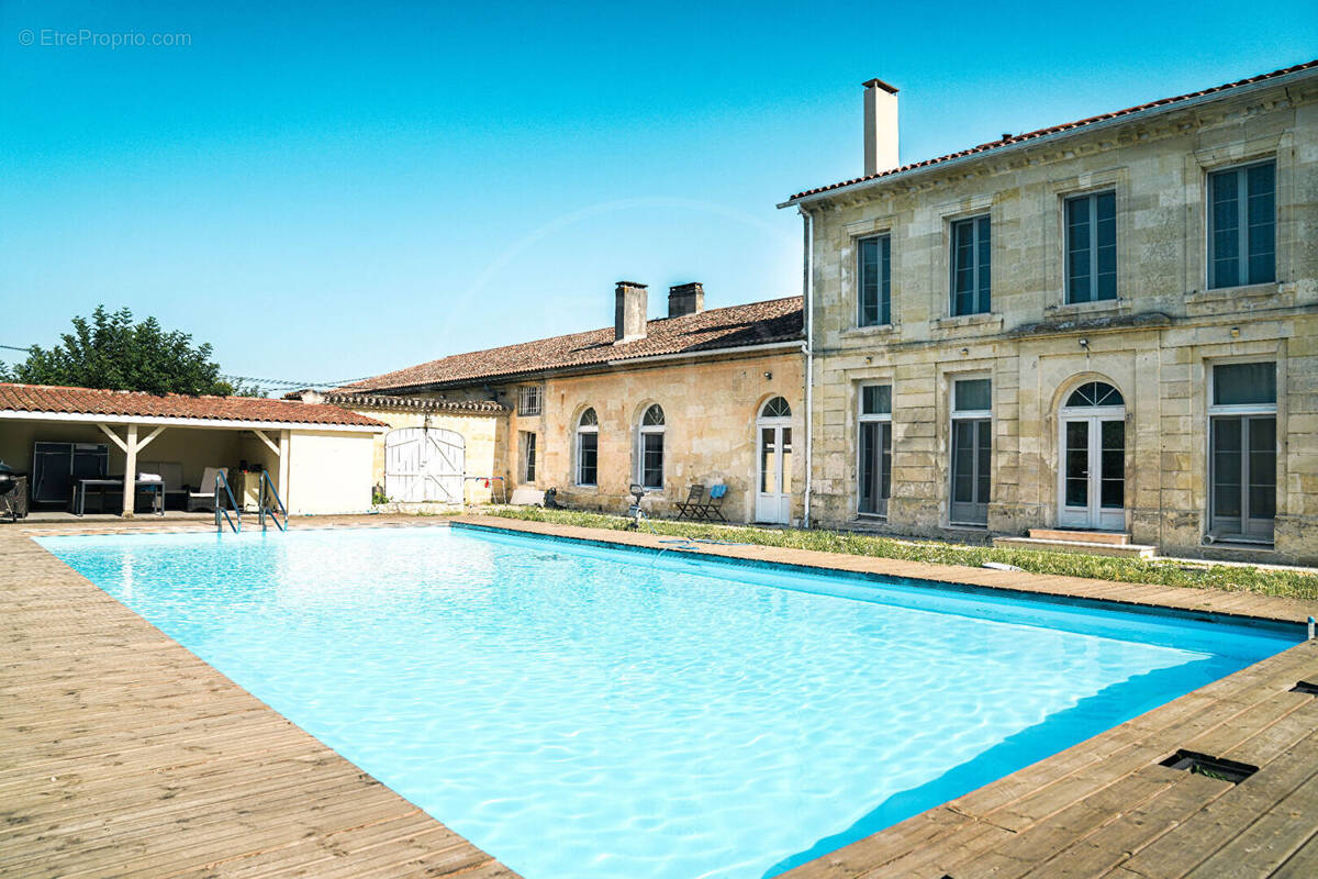 Maison à SAINT-EMILION