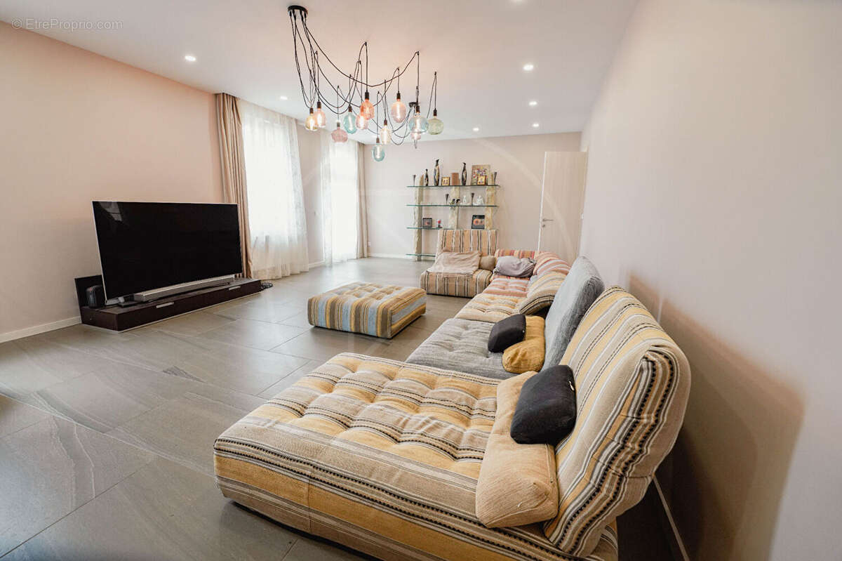 Maison à SAINT-EMILION